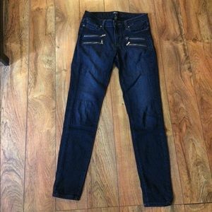 Paige unique Edgemont style skinny jeans